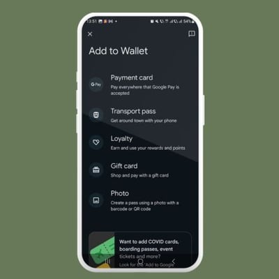 Descarcă Google Wallet și selectează cardul
