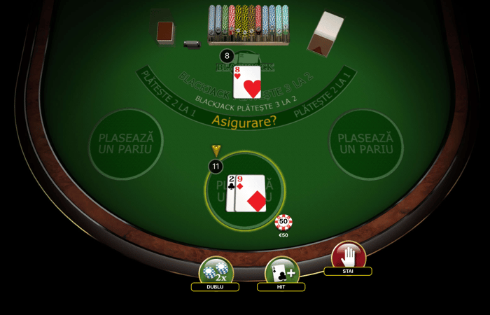 După ce ai primit cărțile trebuie să decizi cum vei juca mâna de blackjack. 